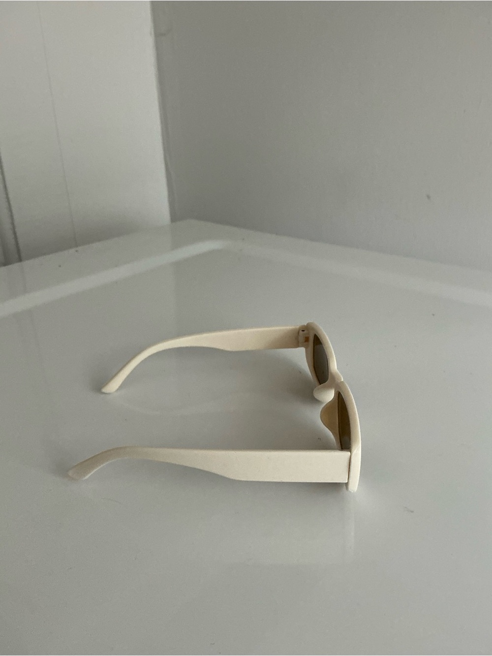 Cream Rectangular Women’s Sunglasses - Unbranded - Picture 2 of 3